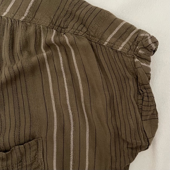 American Eagle Button-Down Top - Picture 3 of 6